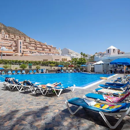 Communal Heated Pool Апартаменты